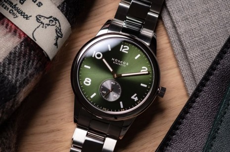 NOMOS Club SportG ǫֻ̈̄@gꪚu